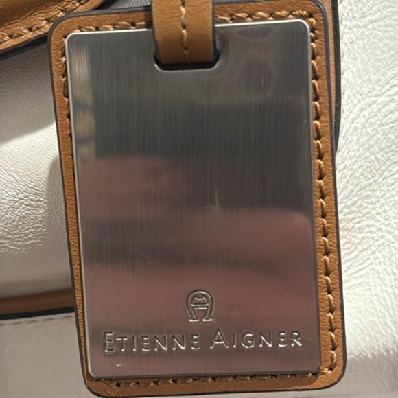 Etienne Aigner Vintage Leather Barrel Sarchel/Shoulder Bag (EUC) - Picture 3 of 15